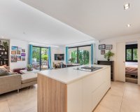 Resale - apartment - Marbella - Puerto Banús