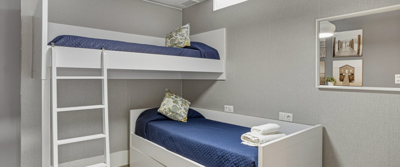 Resale - apartment - Marbella - Puerto Banús