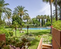 Resale - apartment - Marbella - Puerto Banús