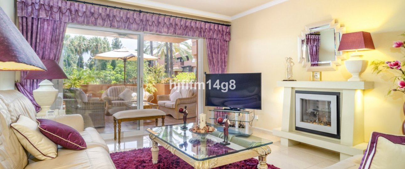 Resale - apartment - Marbella - Puerto Banús
