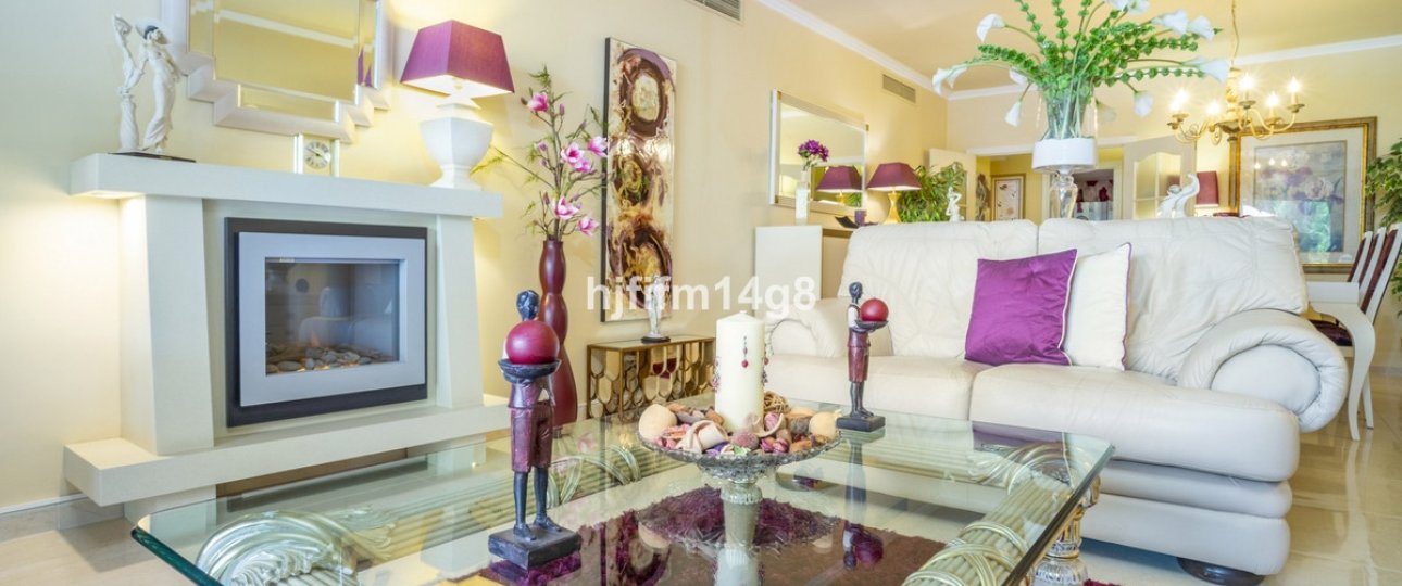 Resale - apartment - Marbella - Puerto Banús