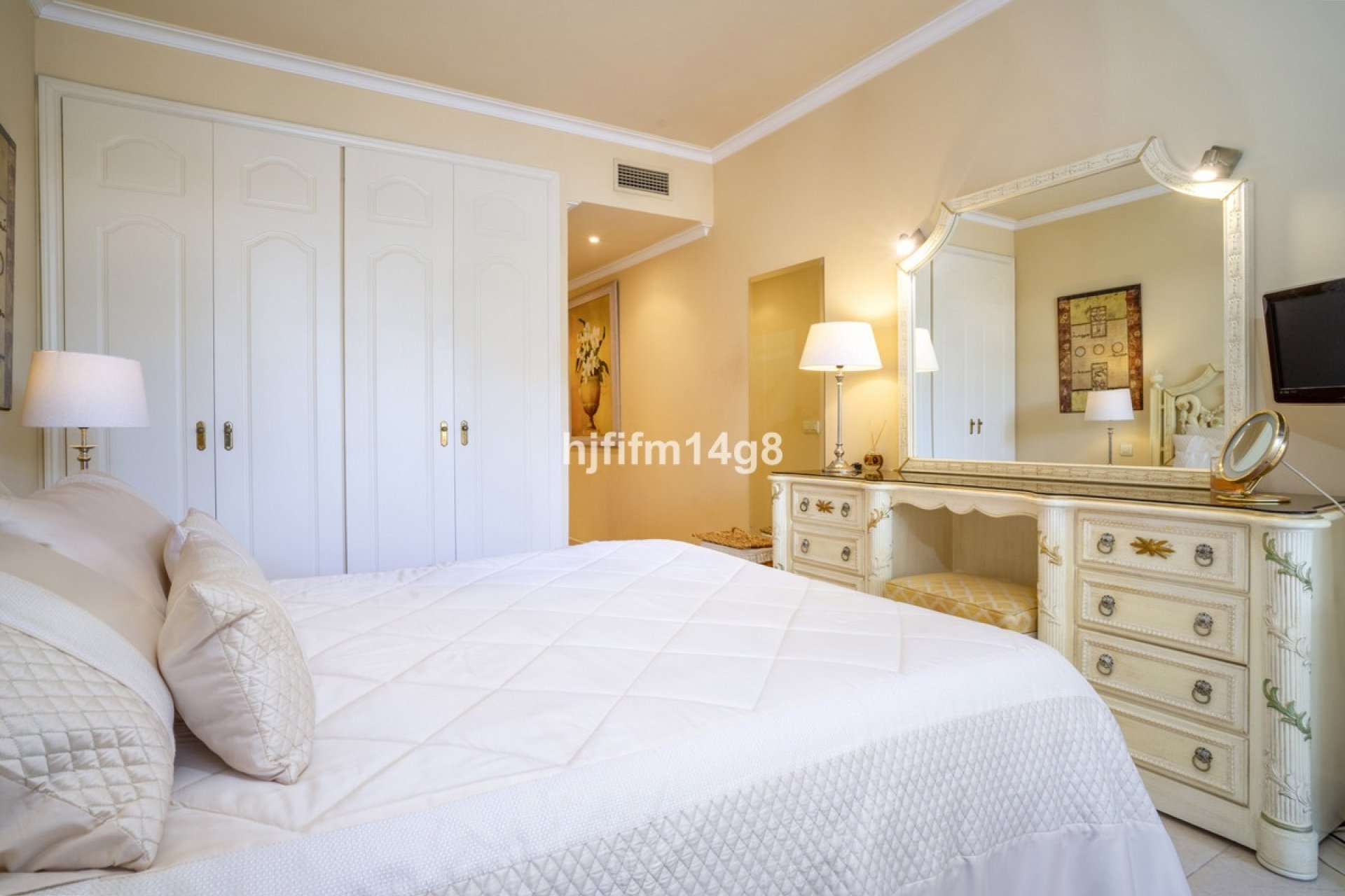 Resale - apartment - Marbella - Puerto Banús
