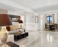 Resale - apartment - Marbella - Puerto Banús
