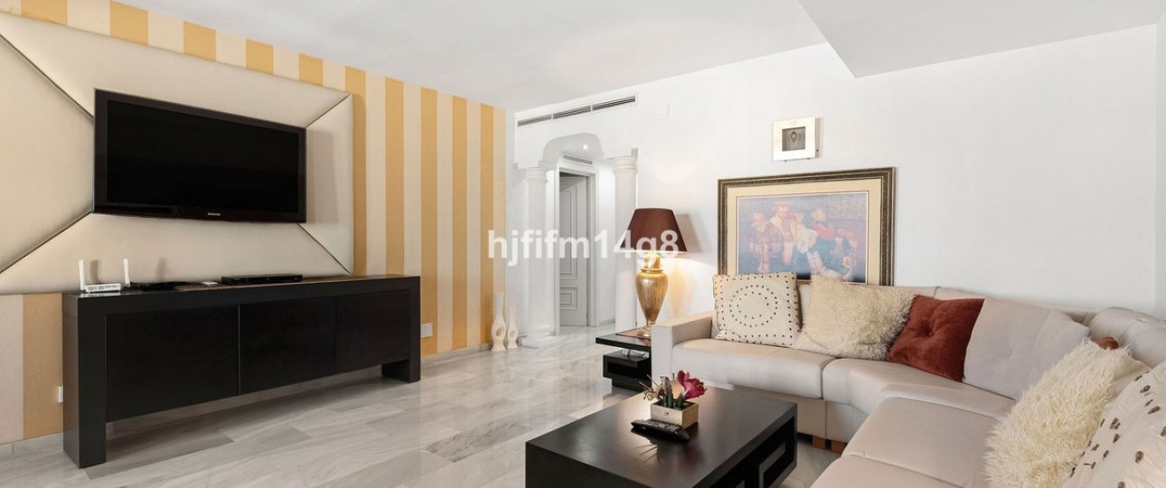 Resale - apartment - Marbella - Puerto Banús