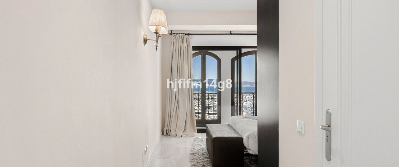Resale - apartment - Marbella - Puerto Banús