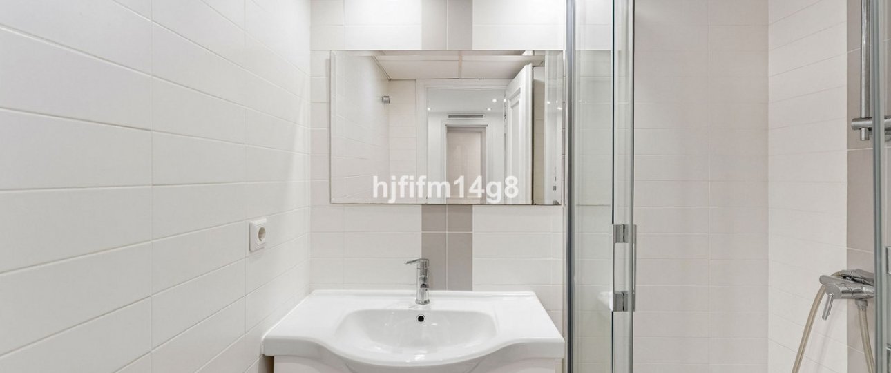 Resale - apartment - Marbella - Puerto Banús