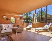 Resale - apartment - Marbella - Puerto Banús