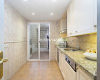 Resale - apartment - Marbella - Puerto Banús