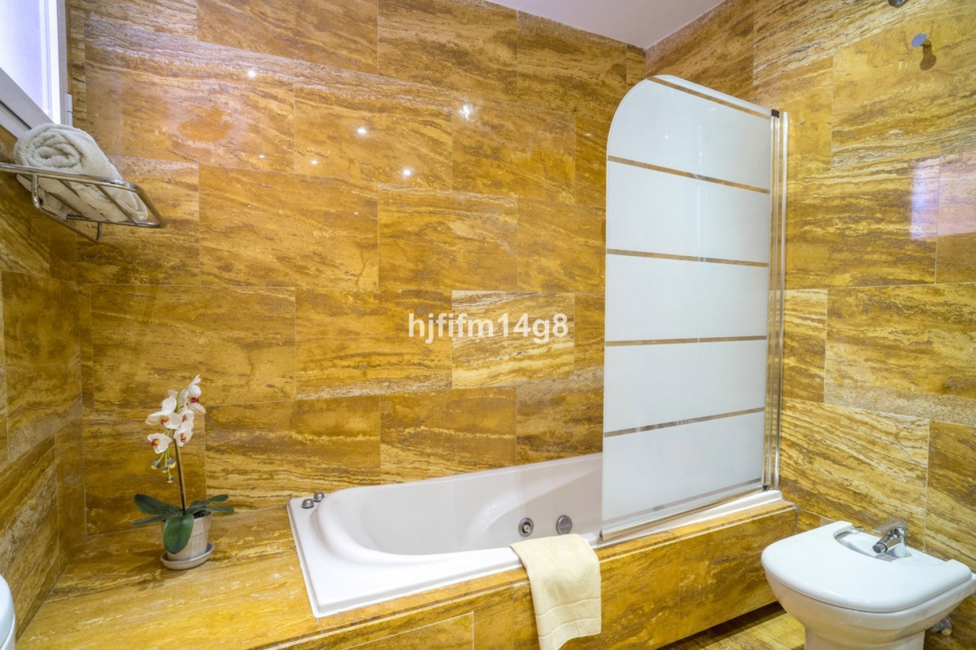 Resale - apartment - Marbella - Puerto Banús