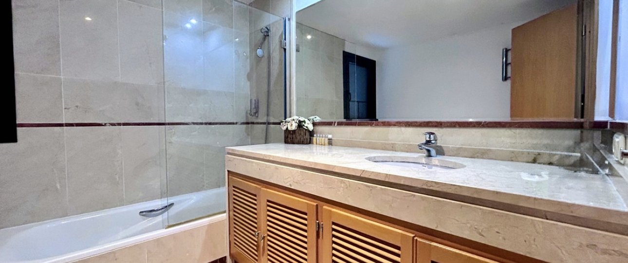 Resale - apartment - Marbella - Puerto Banús