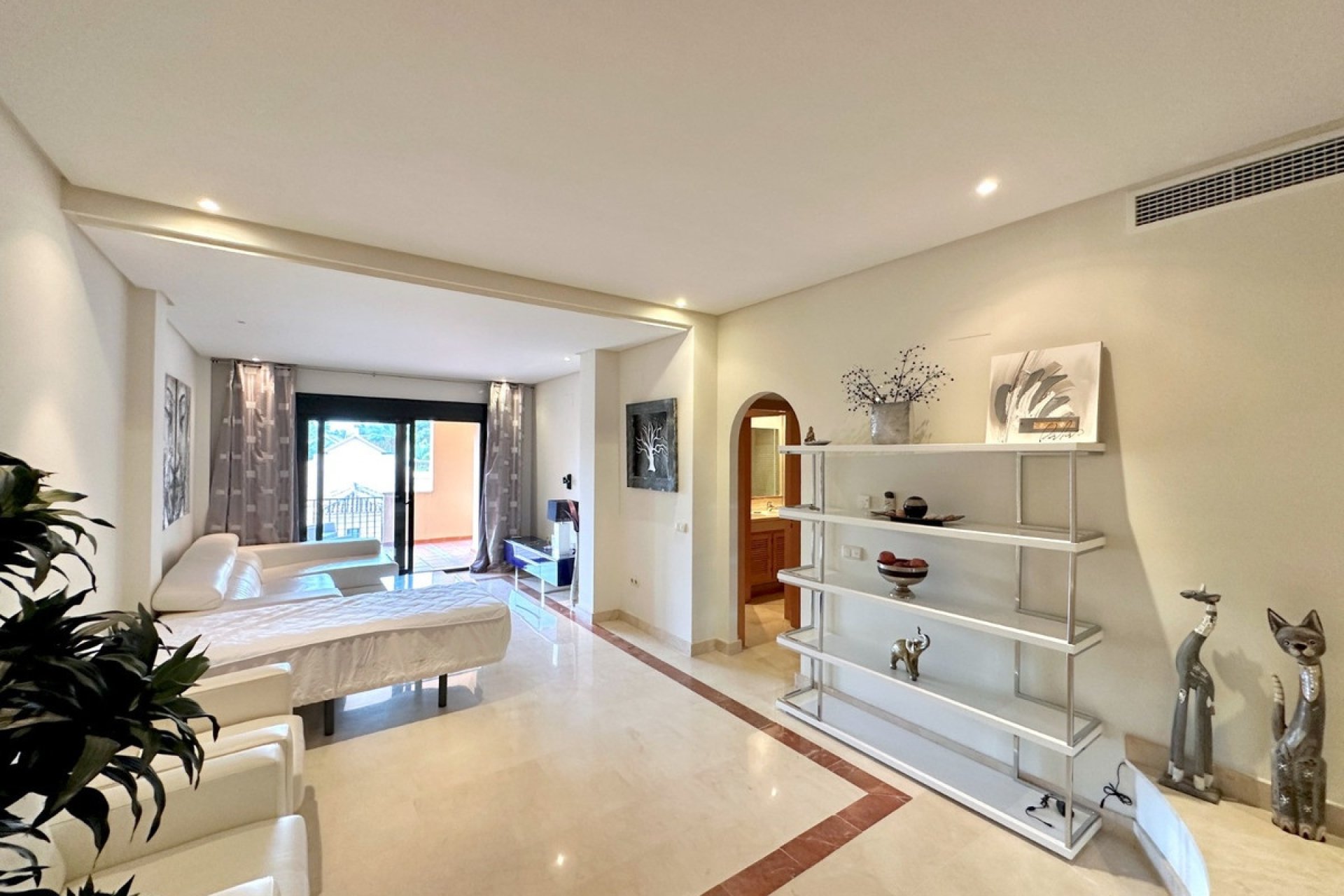 Resale - apartment - Marbella - Puerto Banús