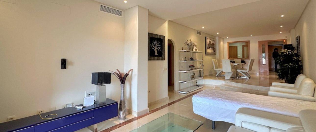 Resale - apartment - Marbella - Puerto Banús