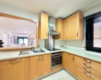 Resale - apartment - Marbella - Puerto Banús