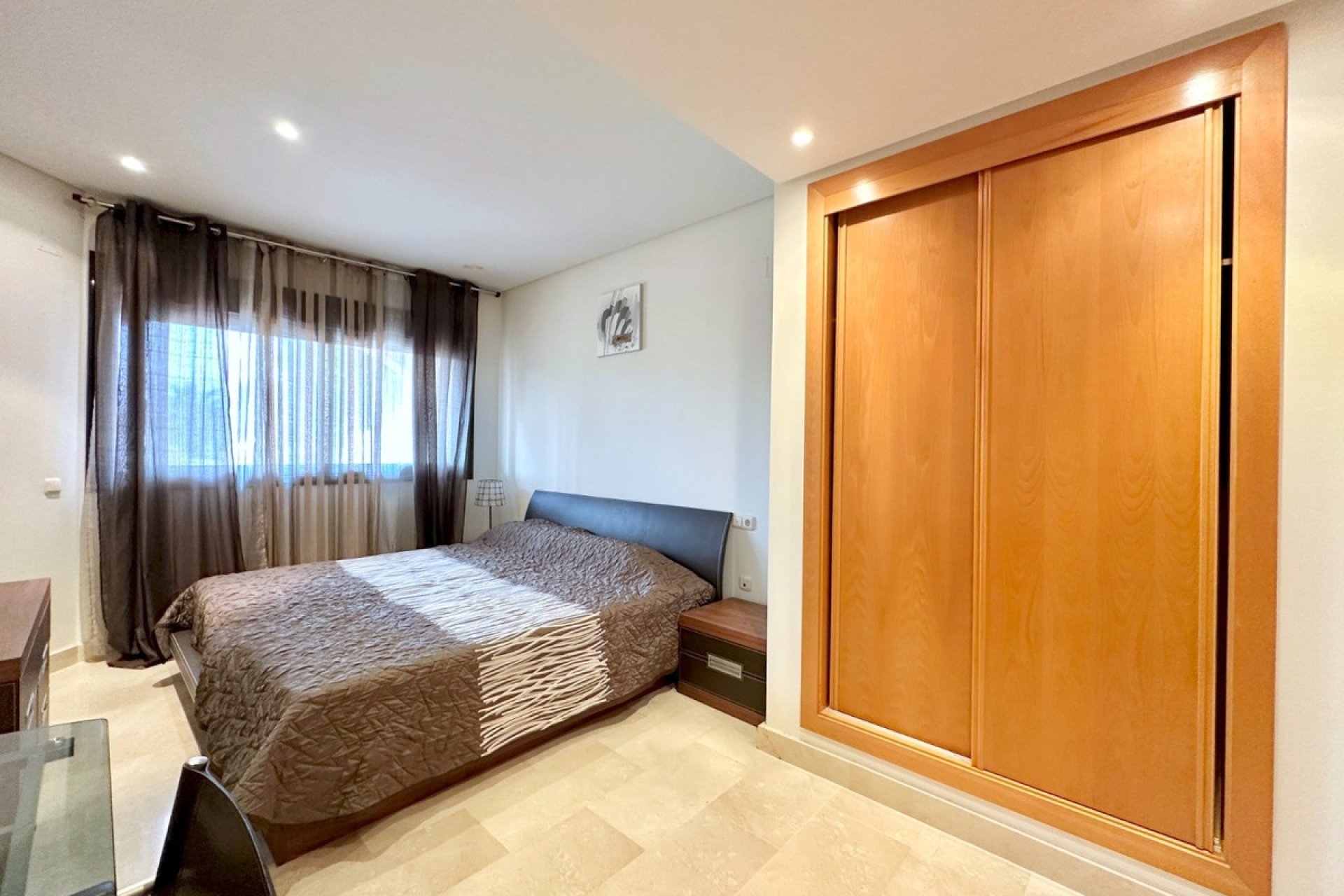 Resale - apartment - Marbella - Puerto Banús