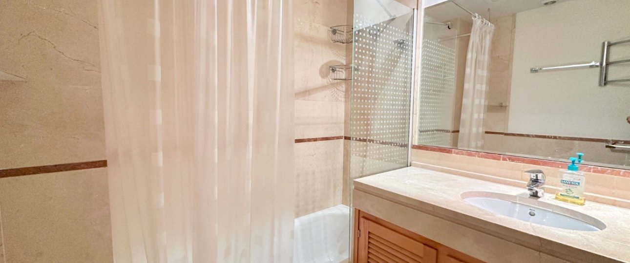 Resale - apartment - Marbella - Puerto Banús