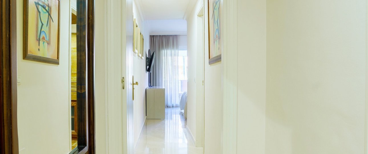 Resale - apartment - Marbella - Puerto Banús