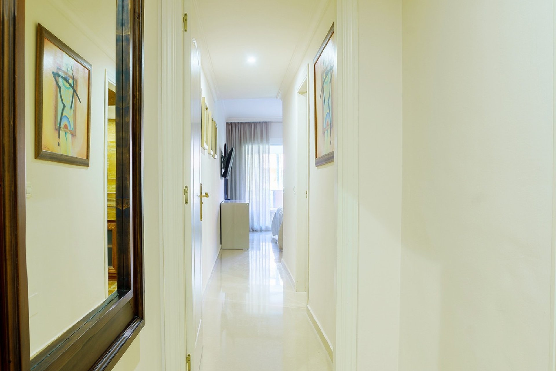 Resale - apartment - Marbella - Puerto Banús
