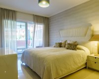 Resale - apartment - Marbella - Puerto Banús