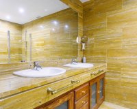Resale - apartment - Marbella - Puerto Banús