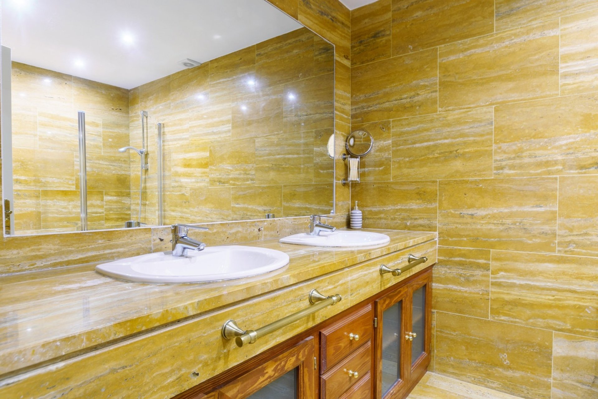 Resale - apartment - Marbella - Puerto Banús