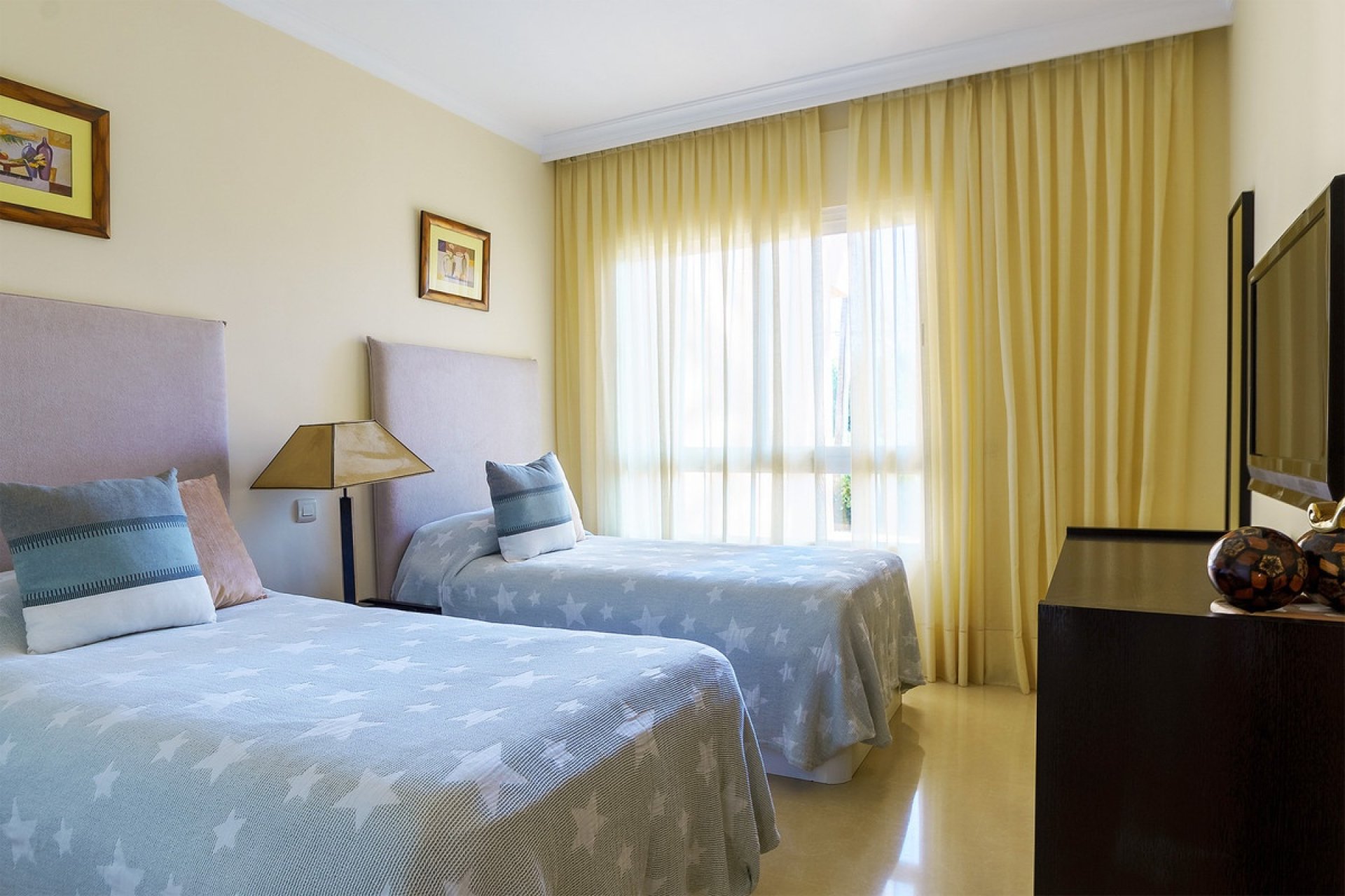 Resale - apartment - Marbella - Puerto Banús