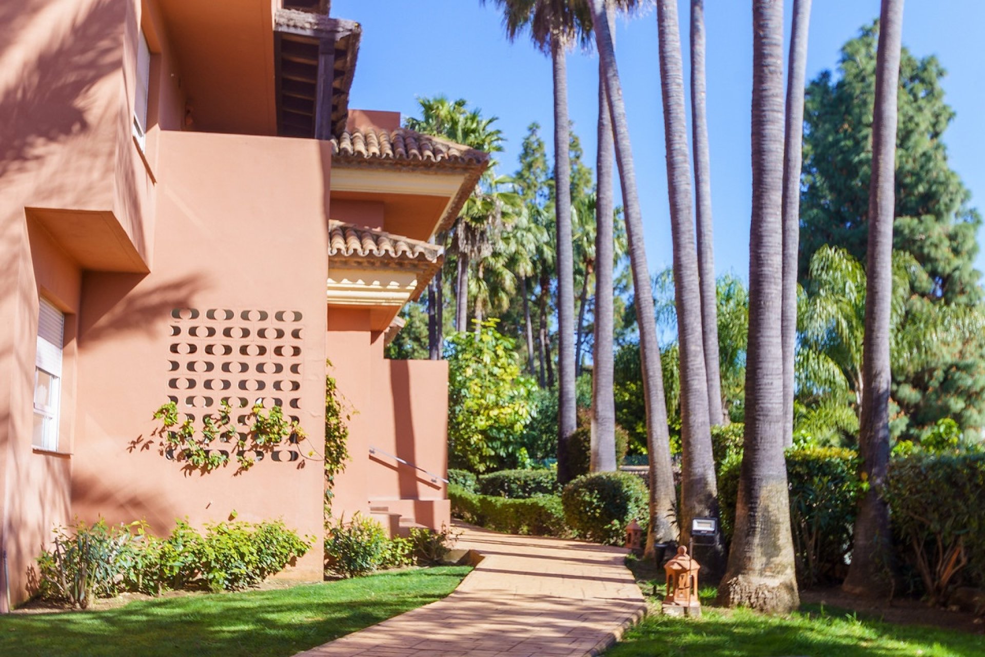 Resale - apartment - Marbella - Puerto Banús