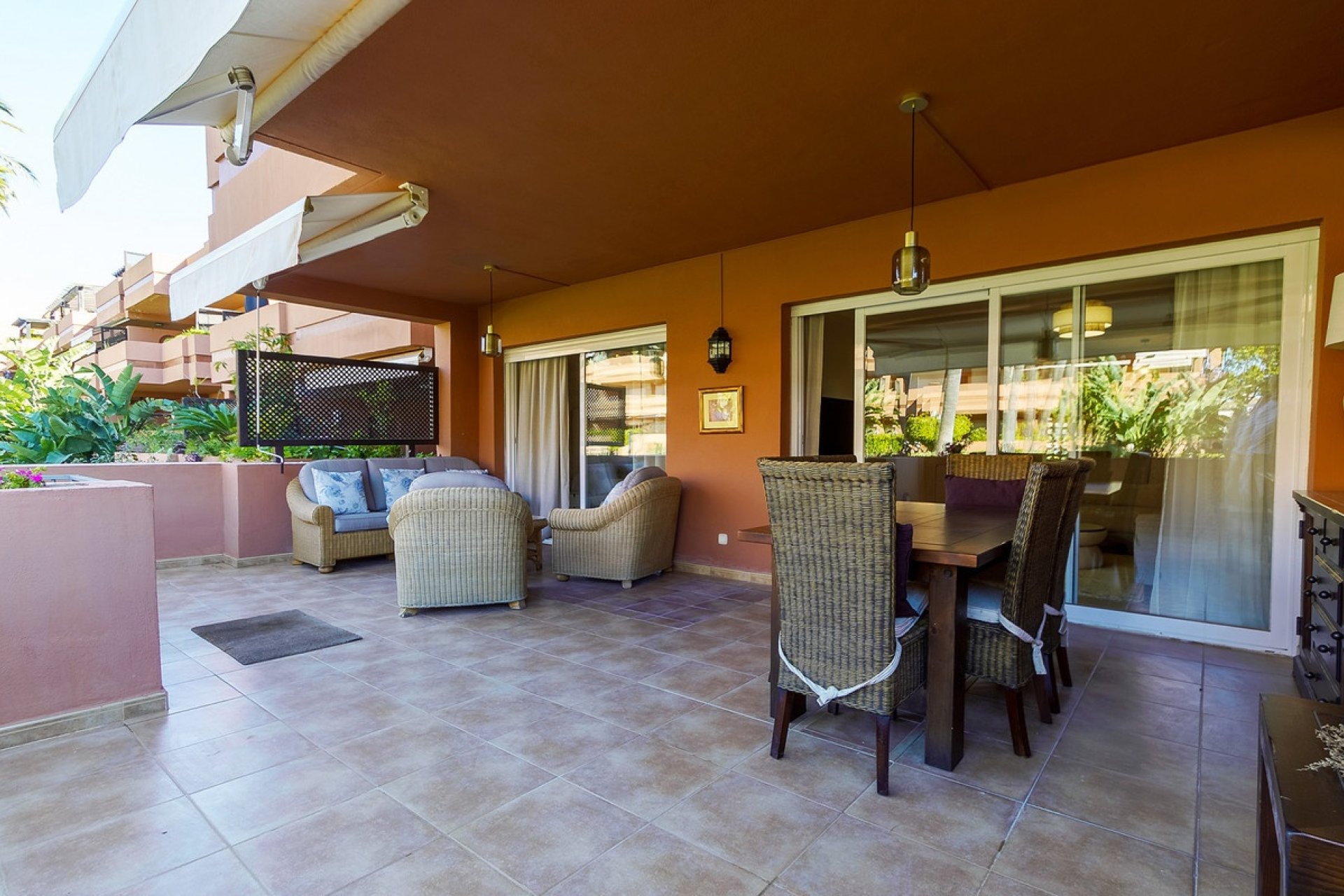 Resale - apartment - Marbella - Puerto Banús