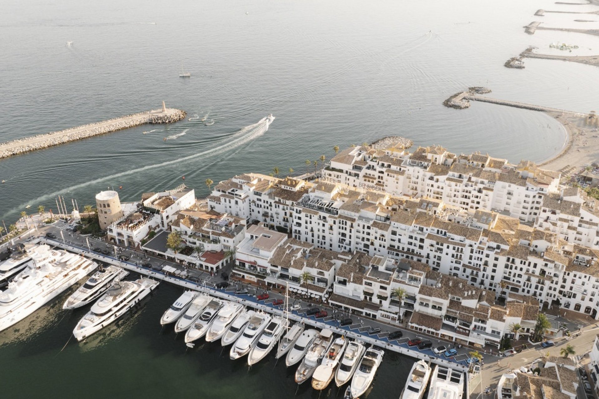 Resale - apartment - Marbella - Puerto Banús