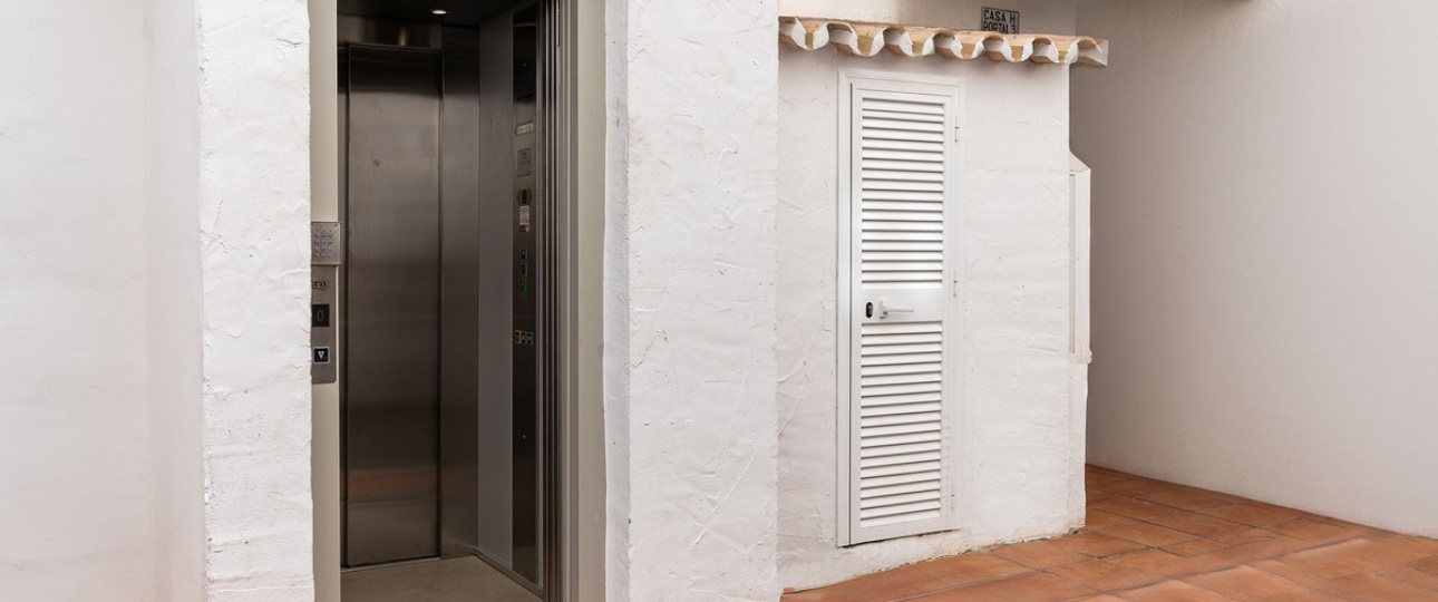Resale - apartment - Marbella - Puerto Banús