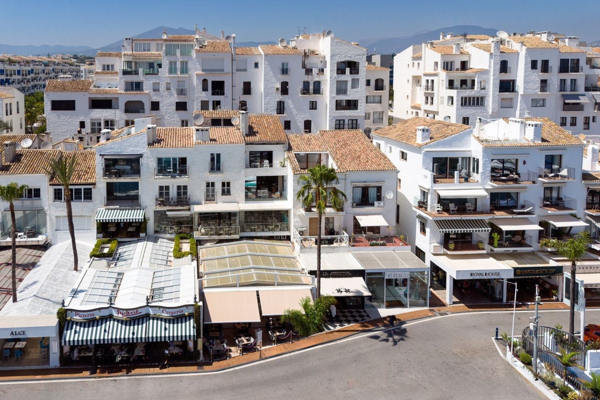 Resale - apartment - Marbella - Puerto Banús