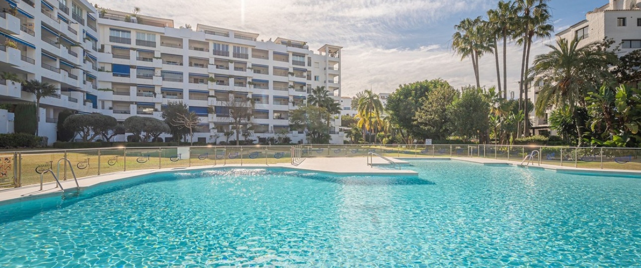 Resale - apartment - Marbella - Puerto Banús