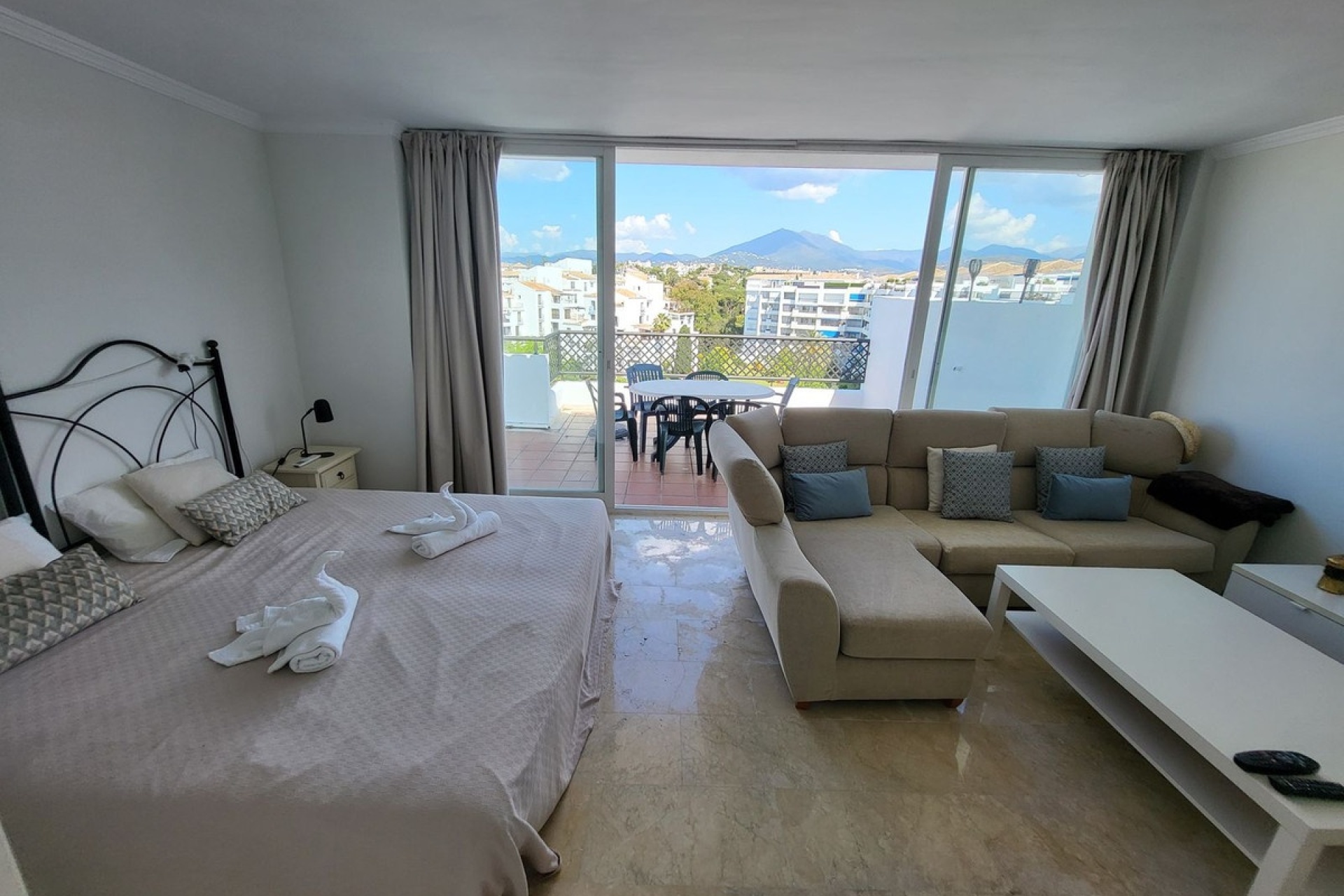 Resale - apartment - Marbella - Puerto Banús