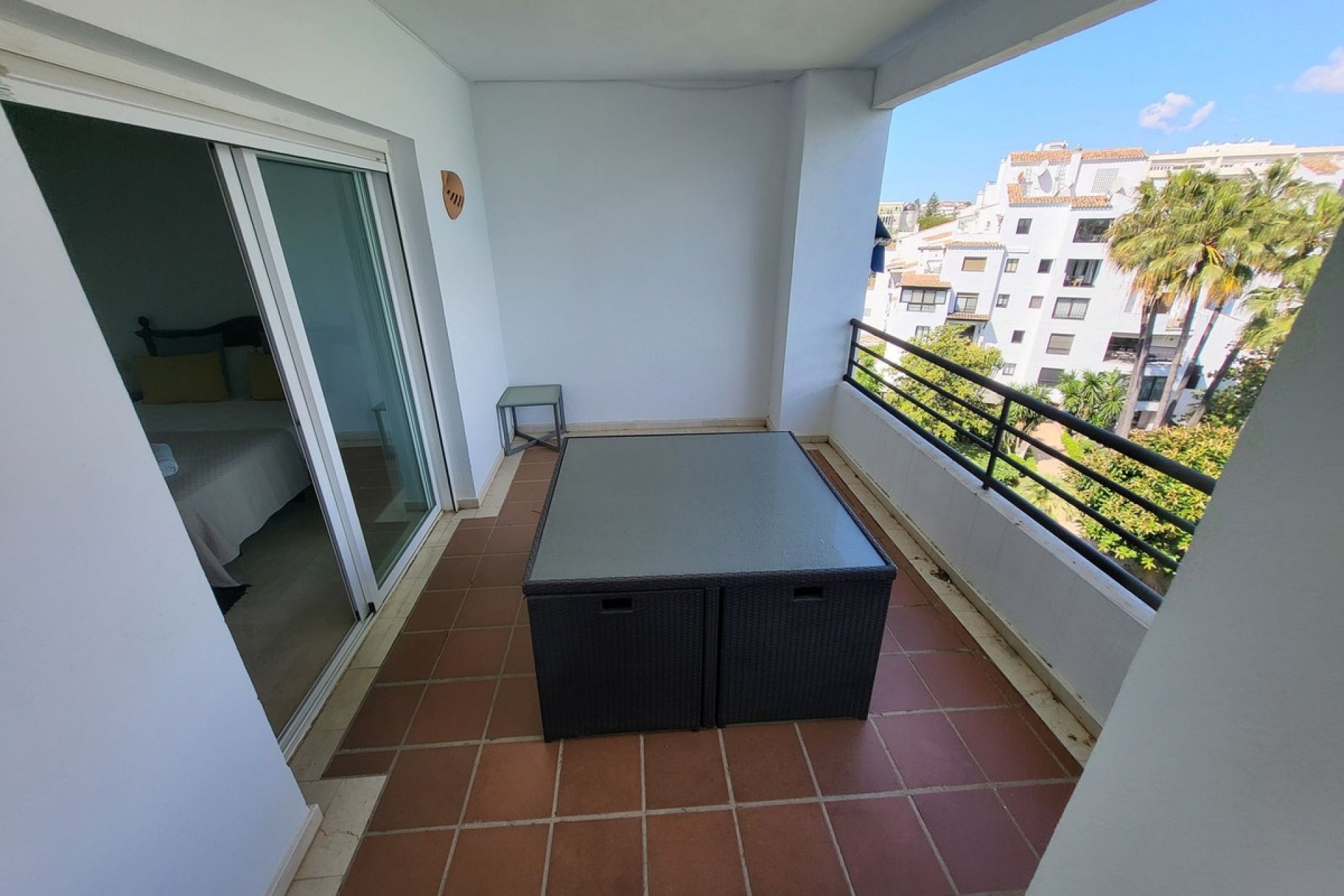 Resale - apartment - Marbella - Puerto Banús