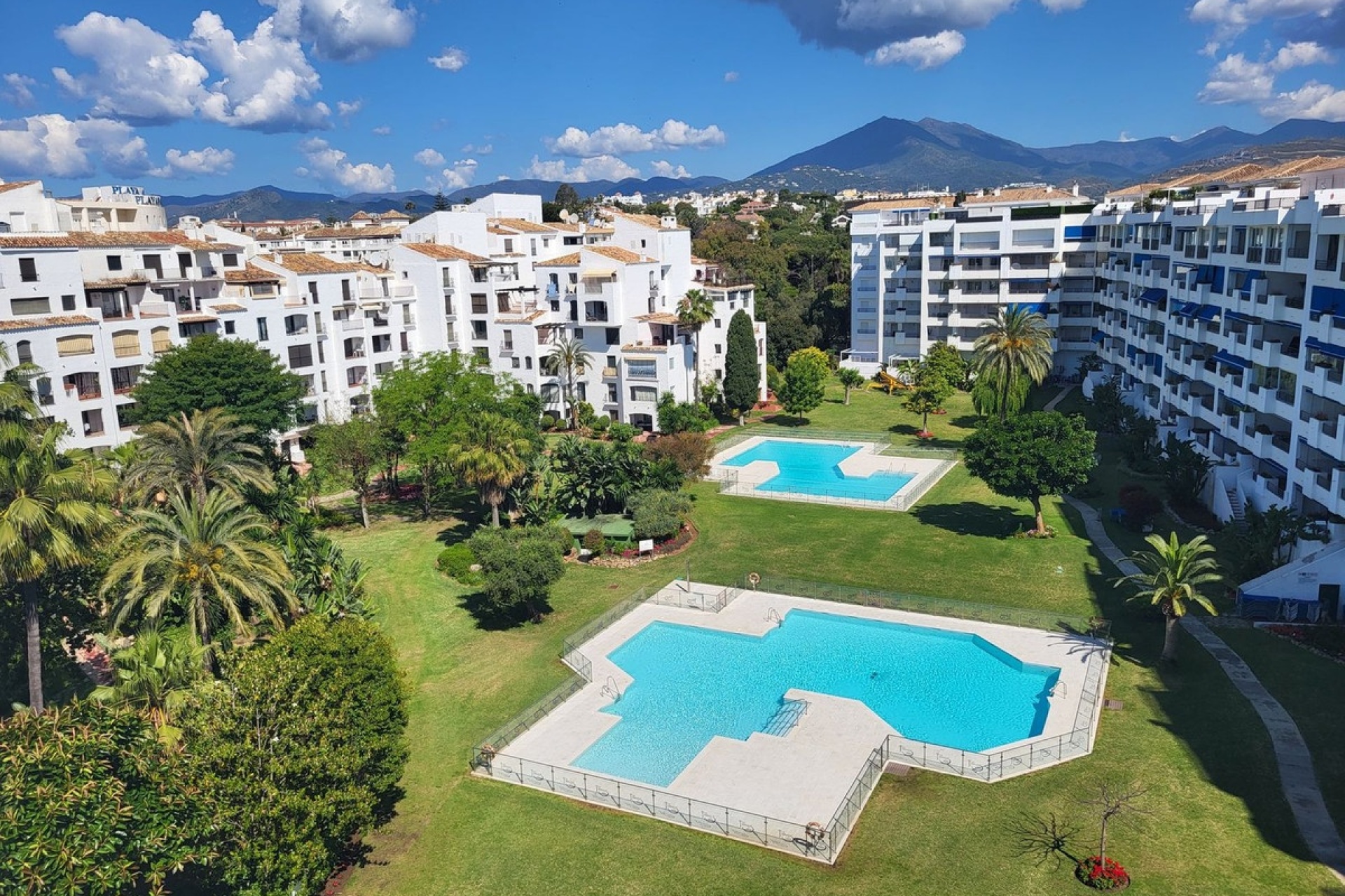 Resale - apartment - Marbella - Puerto Banús