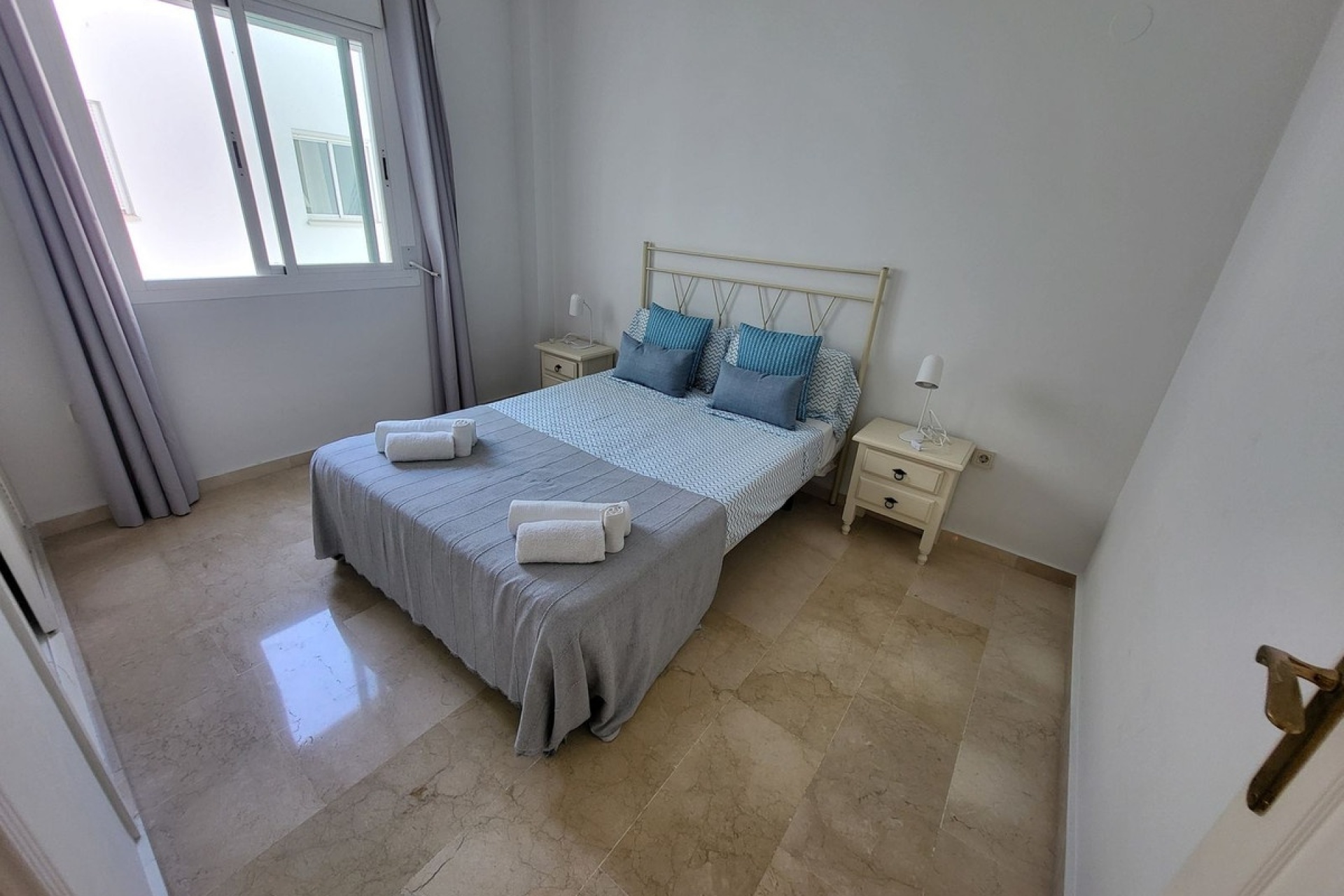 Resale - apartment - Marbella - Puerto Banús