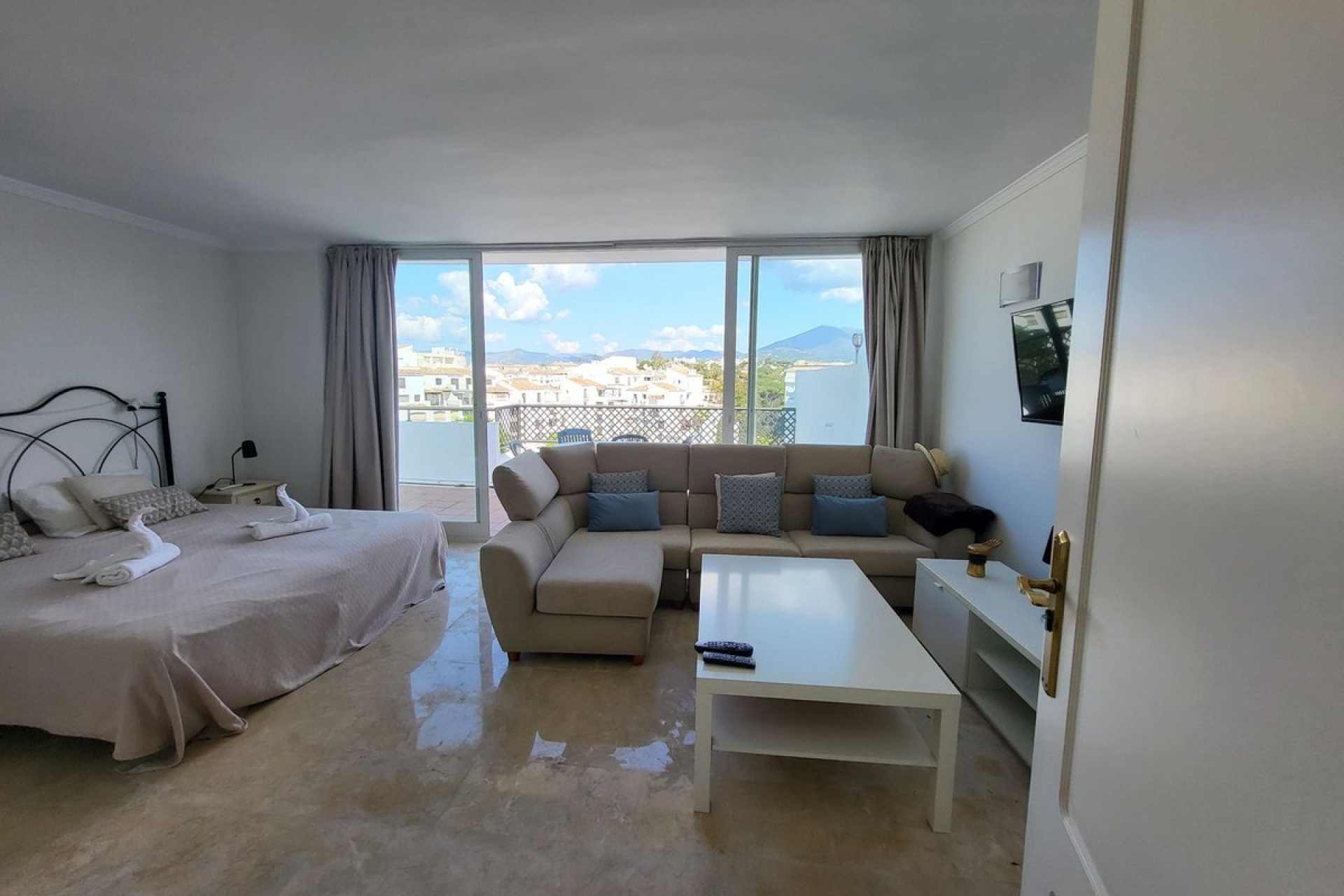 Resale - apartment - Marbella - Puerto Banús