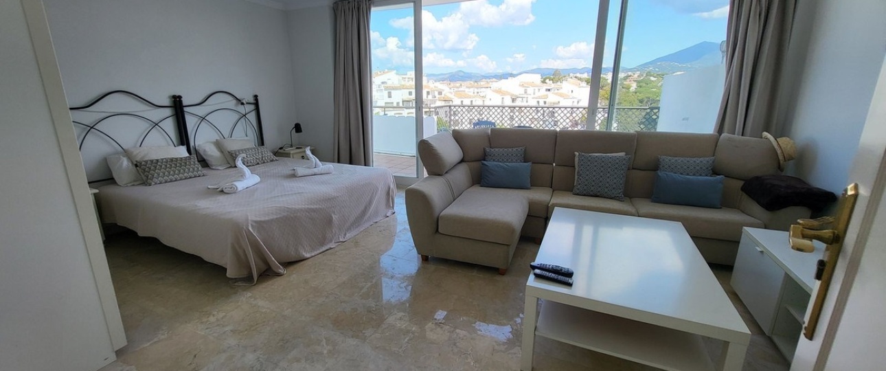 Resale - apartment - Marbella - Puerto Banús