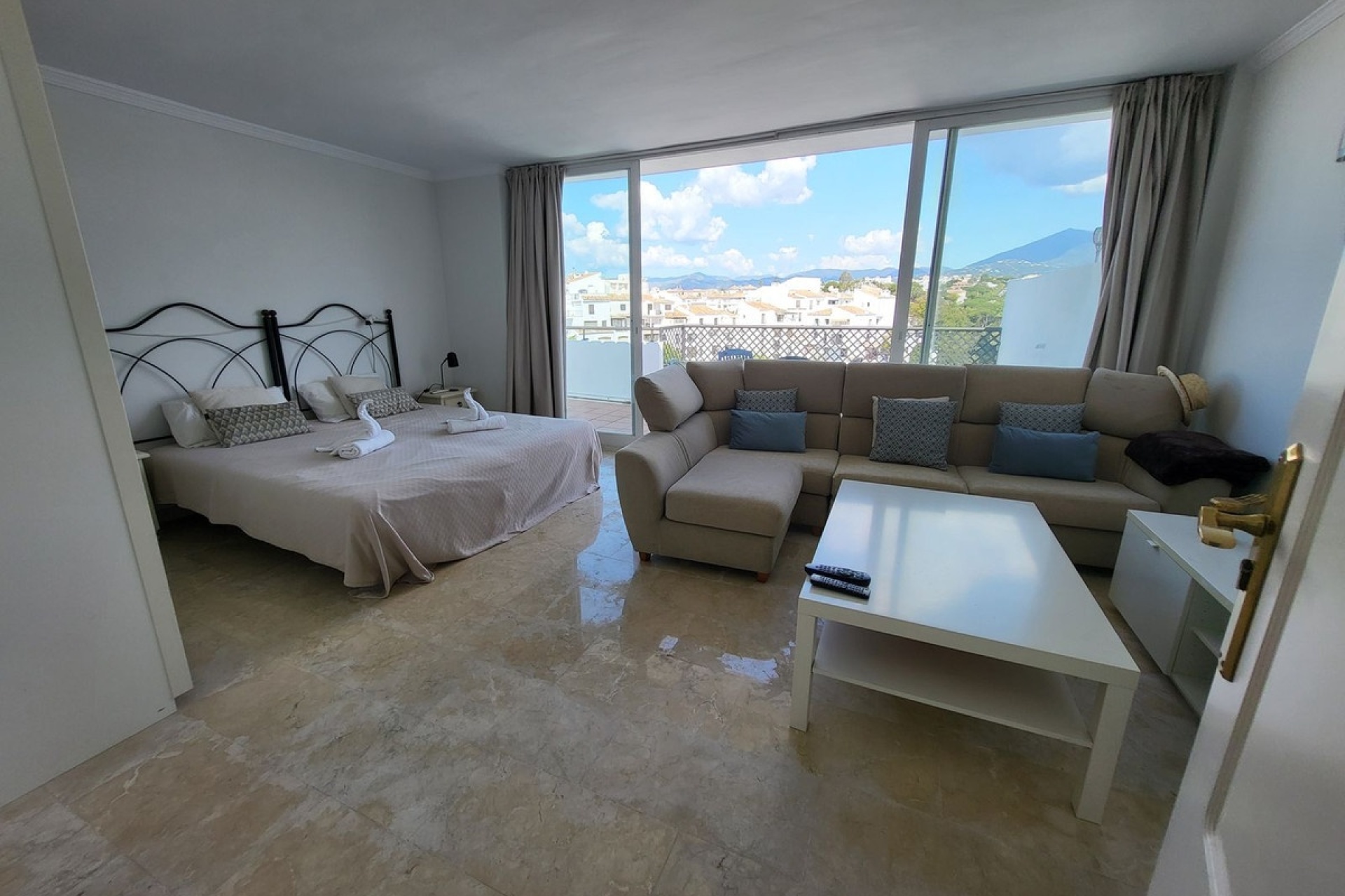 Resale - apartment - Marbella - Puerto Banús
