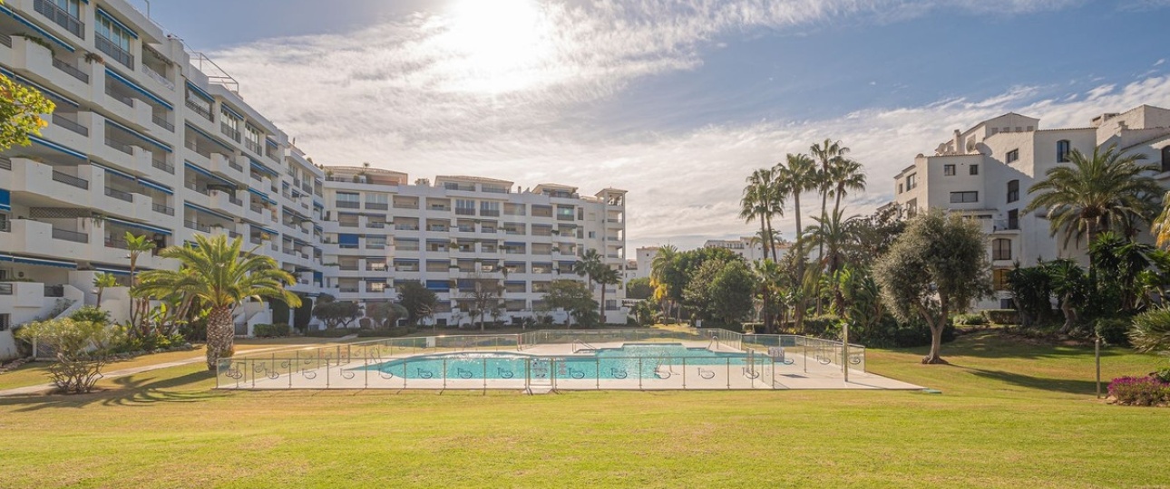 Resale - apartment - Marbella - Puerto Banús