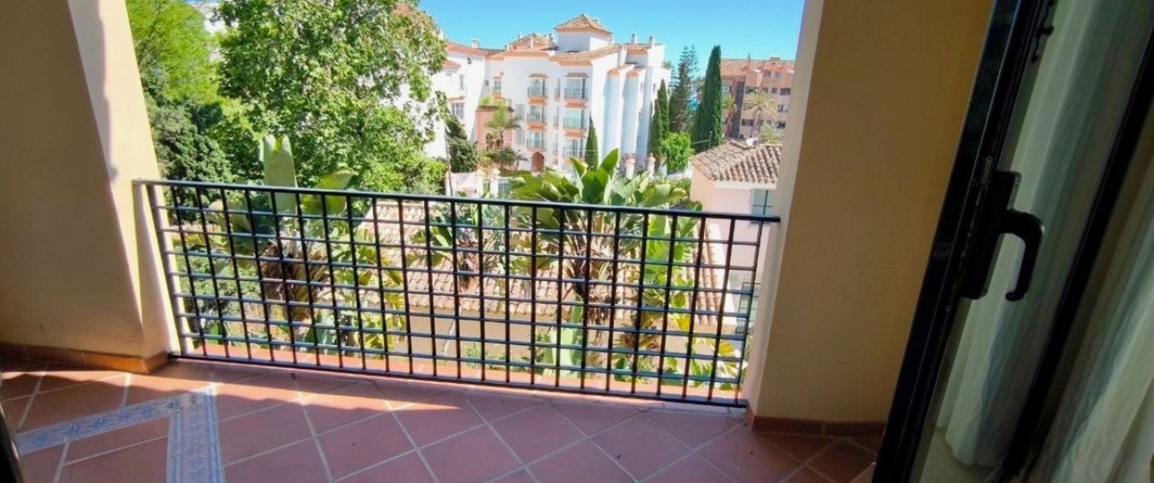 Resale - apartment - Marbella - Puerto Banús