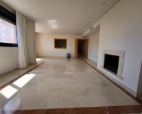 Resale - apartment - Marbella - Puerto Banús