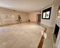Resale - apartment - Marbella - Puerto Banús