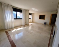 Resale - apartment - Marbella - Puerto Banús