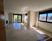 Resale - apartment - Marbella - Puerto Banús
