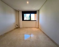 Resale - apartment - Marbella - Puerto Banús