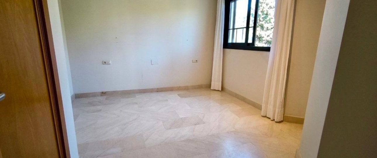 Resale - apartment - Marbella - Puerto Banús