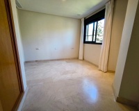 Resale - apartment - Marbella - Puerto Banús