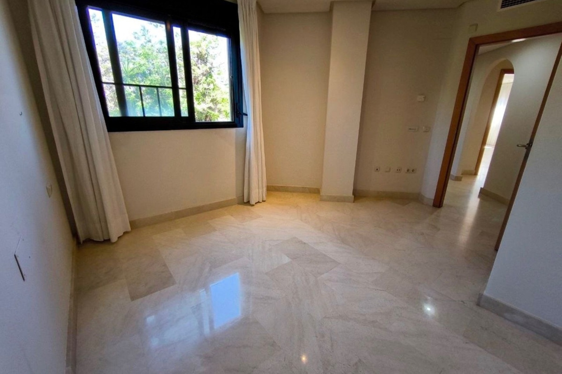 Resale - apartment - Marbella - Puerto Banús