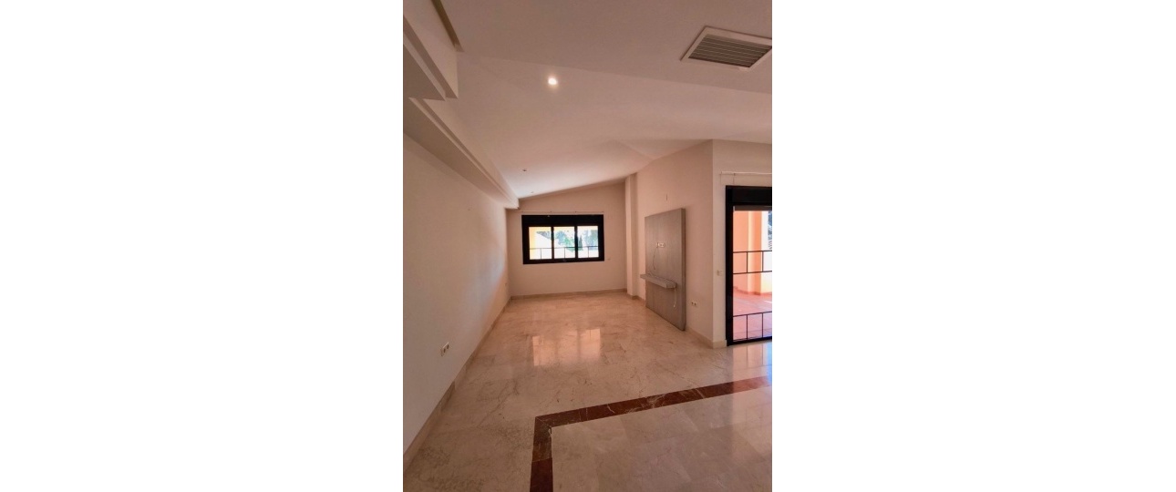 Resale - apartment - Marbella - Puerto Banús