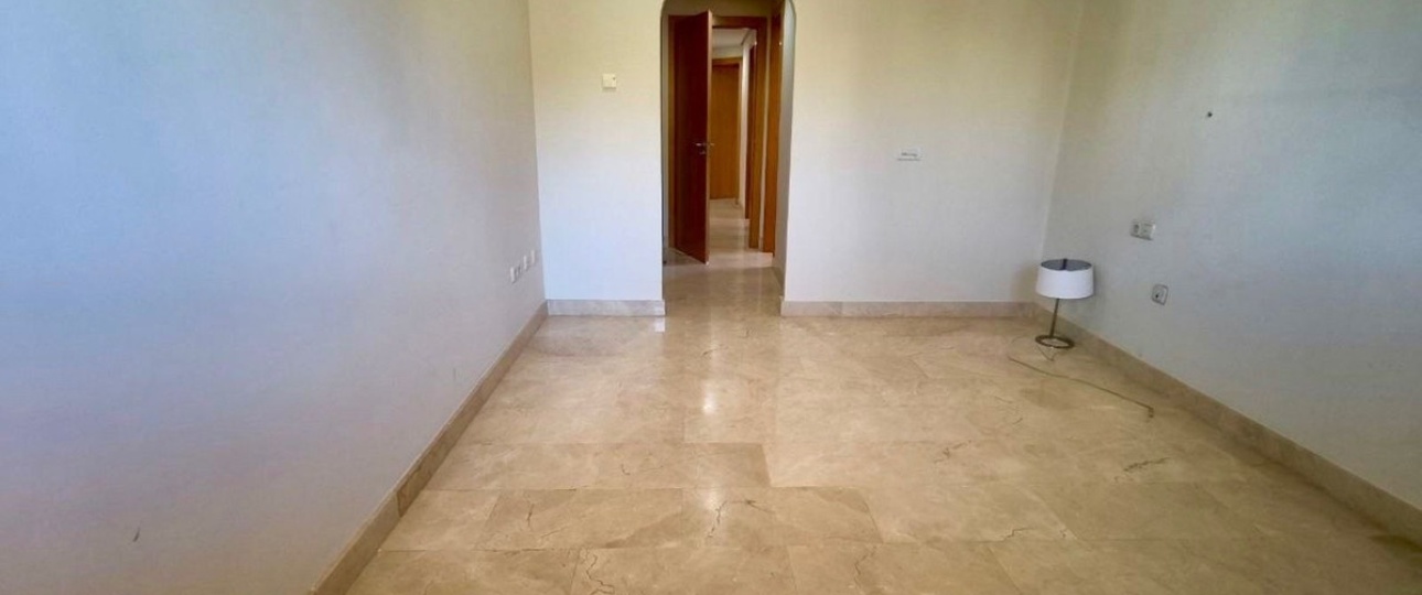 Resale - apartment - Marbella - Puerto Banús